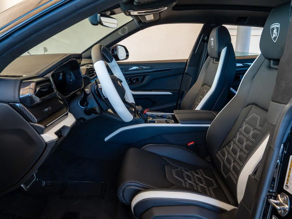 2026 Lamborghini Urus SE - Image 10 of 31