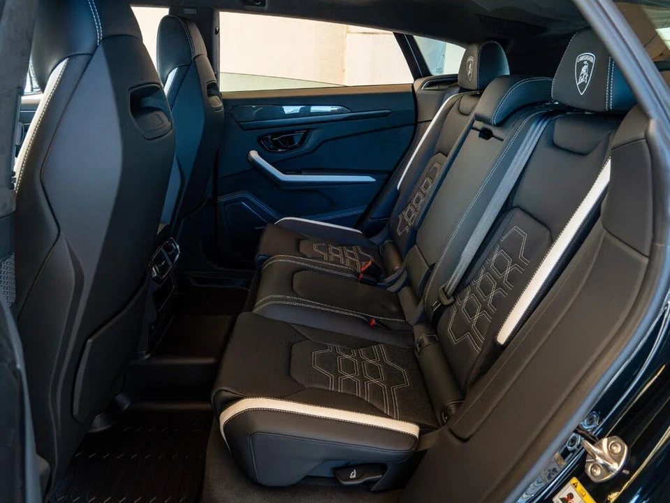 2026 Lamborghini Urus SE - Image 24 of 31