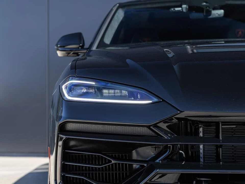 2026 Lamborghini Urus SE - Image 20 of 31