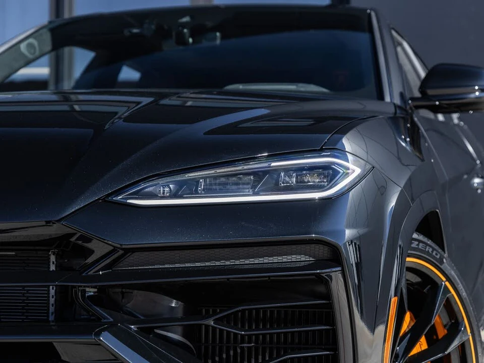 2026 Lamborghini Urus SE - Image 17 of 31
