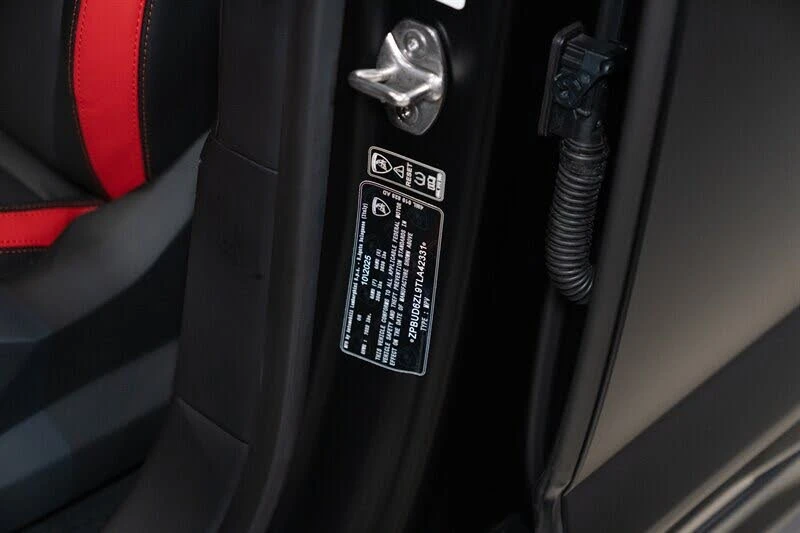 2026 Lamborghini Urus SE - Image 15 of 23