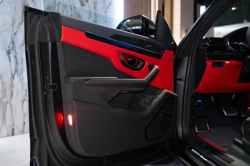 2026 Lamborghini Urus SE - Image 14 of 23