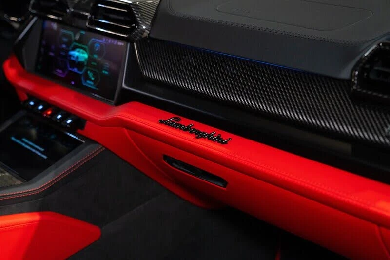 2026 Lamborghini Urus SE - Image 9 of 23