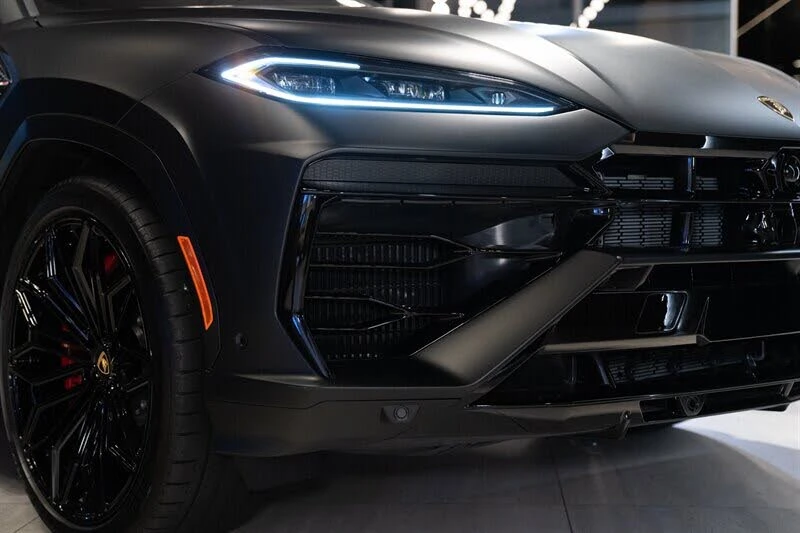2026 Lamborghini Urus SE - Image 18 of 23
