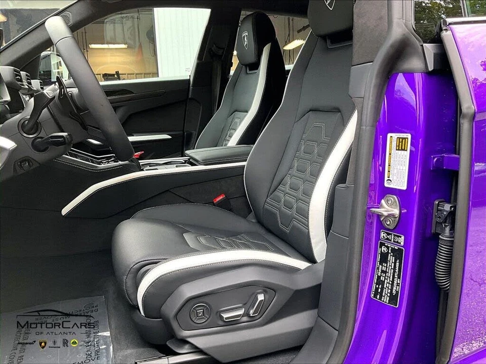 2026 Lamborghini Urus SE - Image 21 of 30