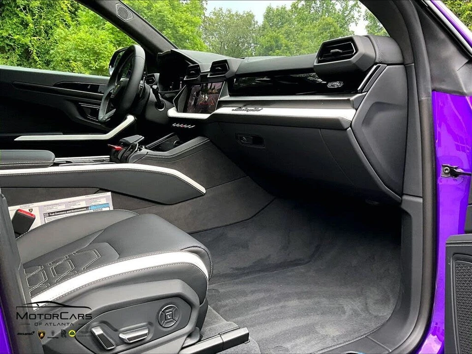 2026 Lamborghini Urus SE - Image 14 of 30