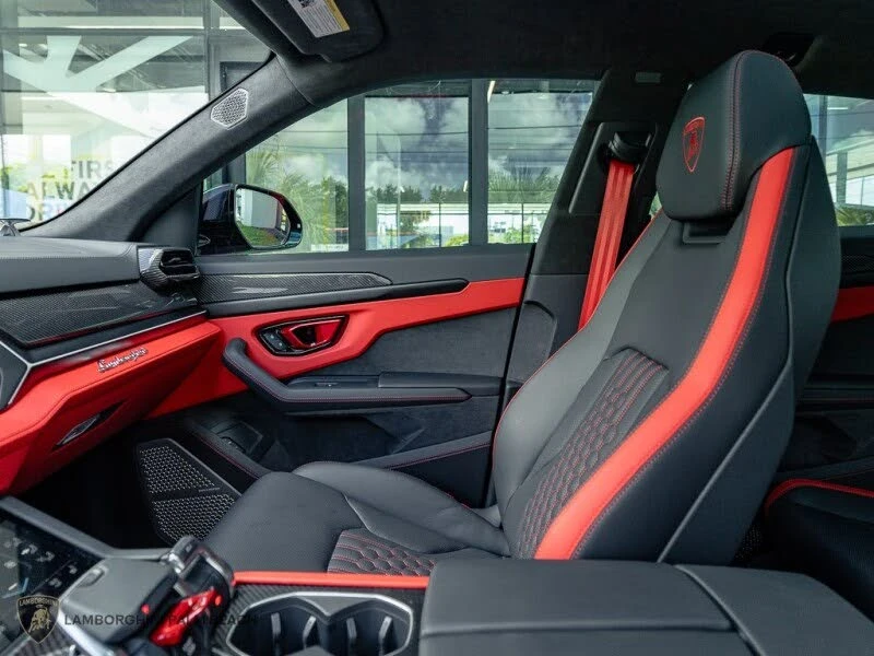 2026 Lamborghini Urus SE - Image 19 of 28