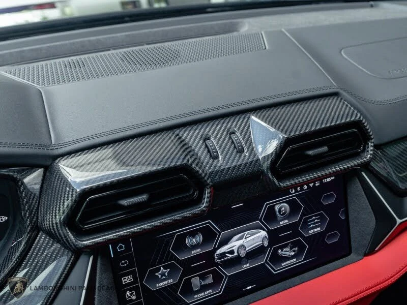 2026 Lamborghini Urus SE - Image 9 of 28