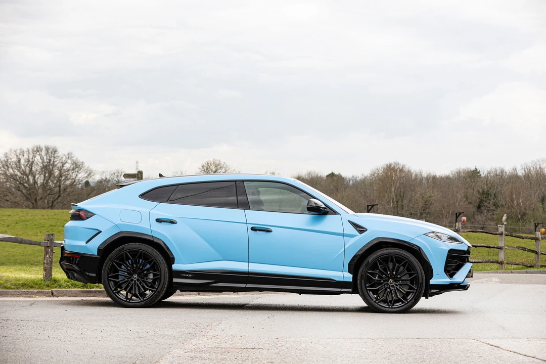 2026 Lamborghini Urus SE - Image 28 of 31