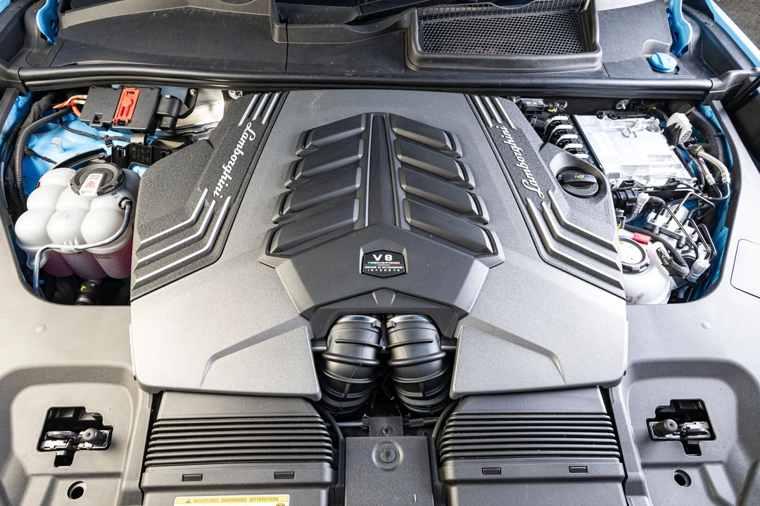 2026 Lamborghini Urus SE - Image 6 of 31