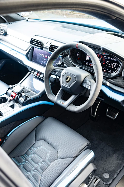 2026 Lamborghini Urus SE - Image 27 of 31