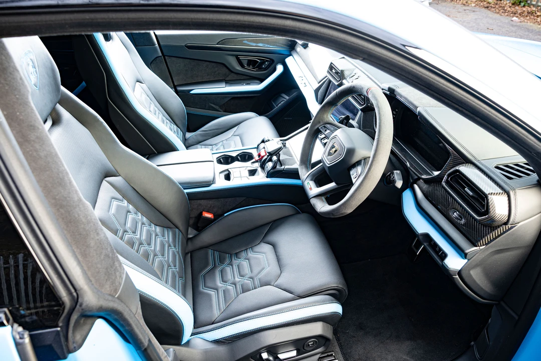 2026 Lamborghini Urus SE - Image 18 of 31