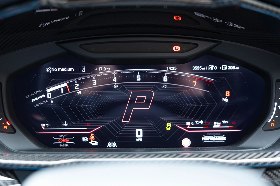 2026 Lamborghini Urus SE - Image 15 of 31