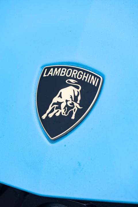 2026 Lamborghini Urus SE - Image 2 of 31