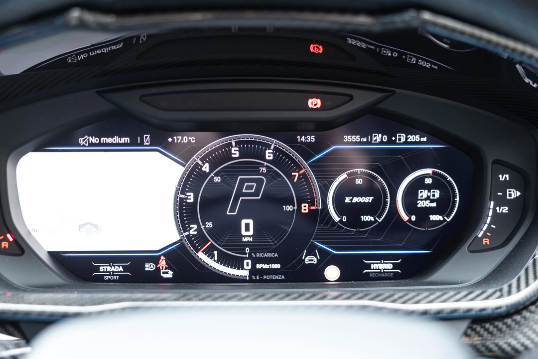 2026 Lamborghini Urus SE - Image 14 of 31