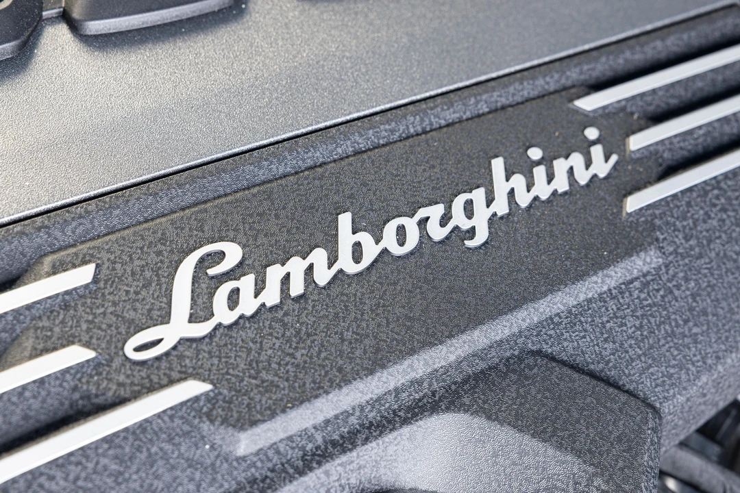 2026 Lamborghini Urus SE - Image 24 of 31