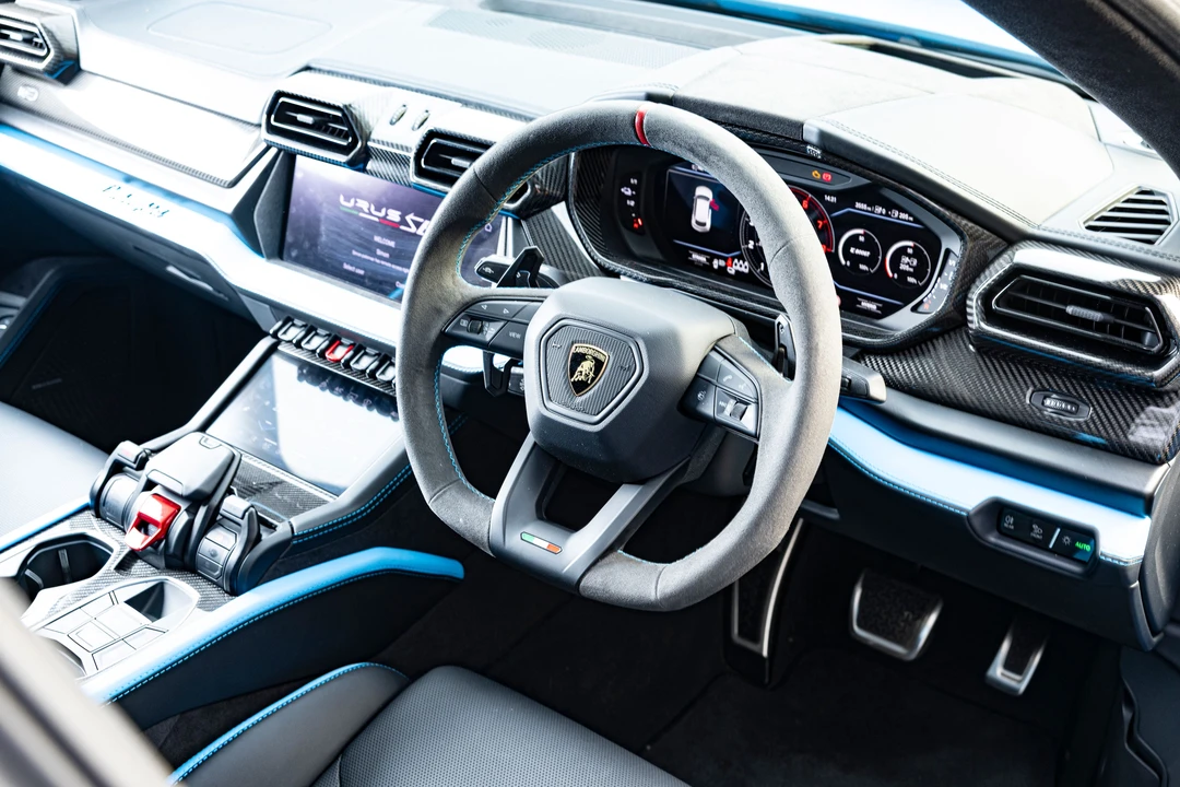 2026 Lamborghini Urus SE - Image 8 of 31