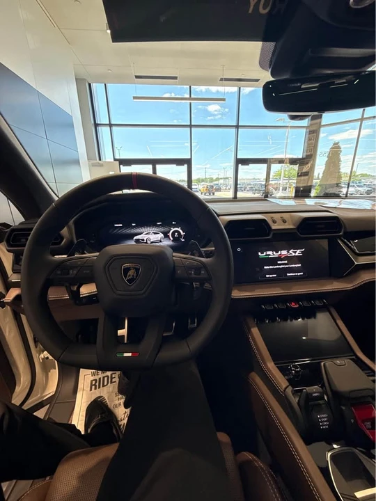 2026 Lamborghini Urus SE - Image 5 of 14