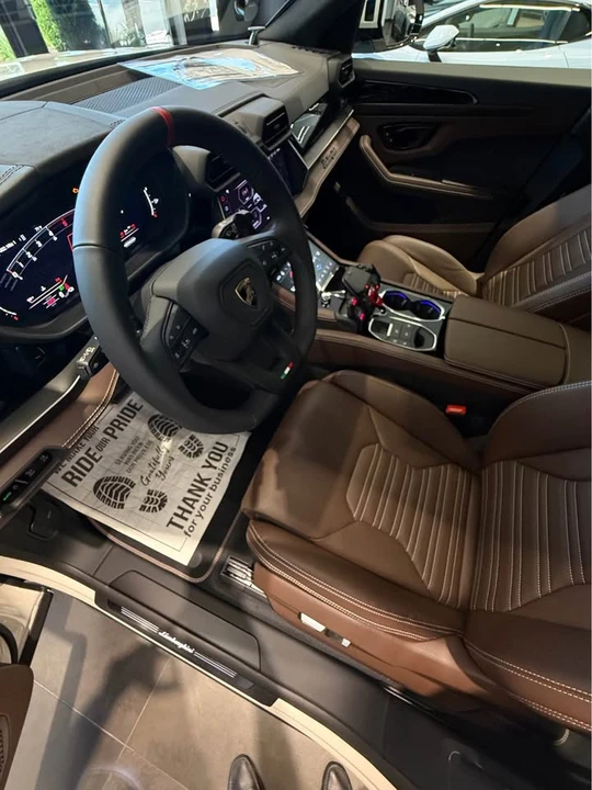 2026 Lamborghini Urus SE - Image 12 of 14