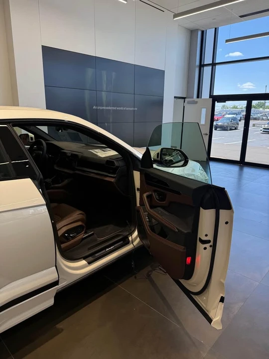 2026 Lamborghini Urus SE - Image 3 of 14