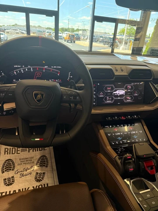 2026 Lamborghini Urus SE - Image 8 of 14