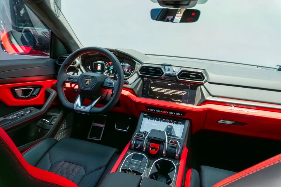 2026 Lamborghini Urus SE - Image 13 of 20