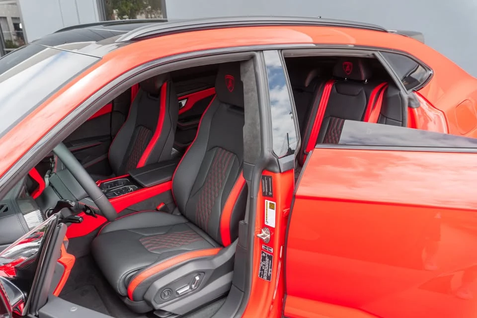 2026 Lamborghini Urus SE - Image 10 of 20