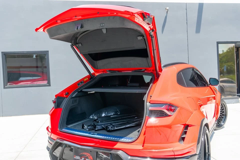 2026 Lamborghini Urus SE - Image 19 of 20