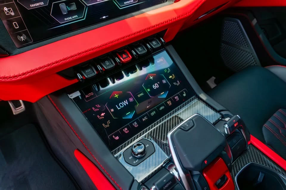 2026 Lamborghini Urus SE - Image 14 of 20