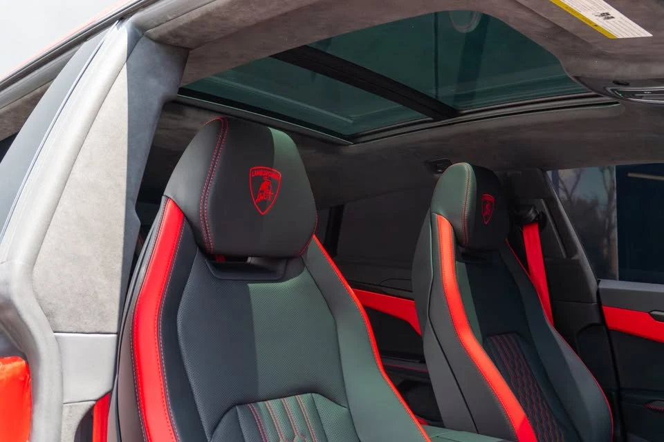2026 Lamborghini Urus SE - Image 12 of 20