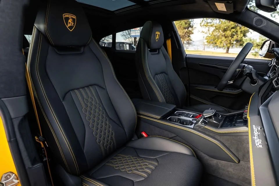 2026 Lamborghini Urus SE - Image 11 of 12