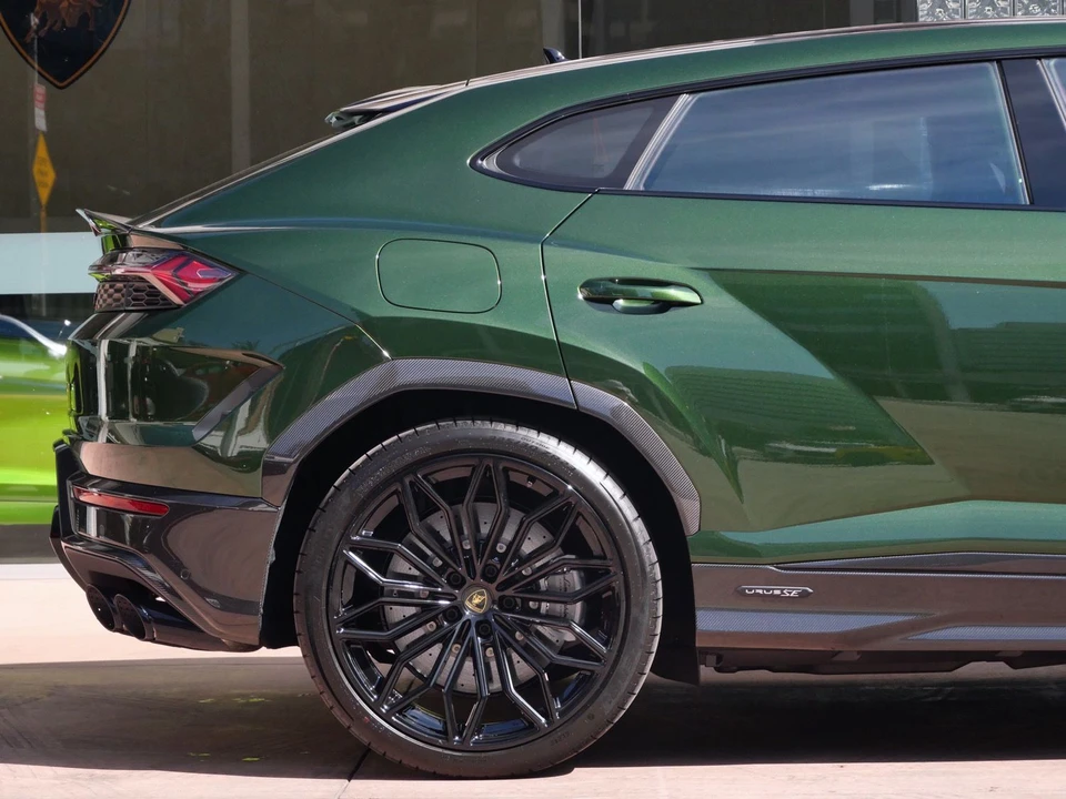 2026 Lamborghini Urus SE - Image 30 of 31