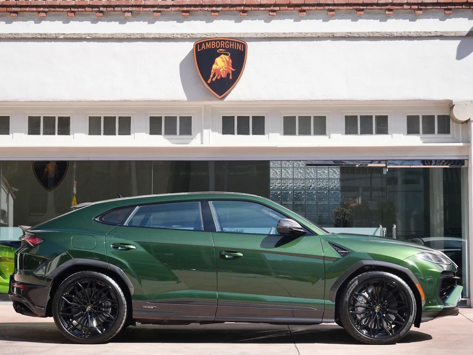 2026 Lamborghini Urus SE - Image 2 of 31