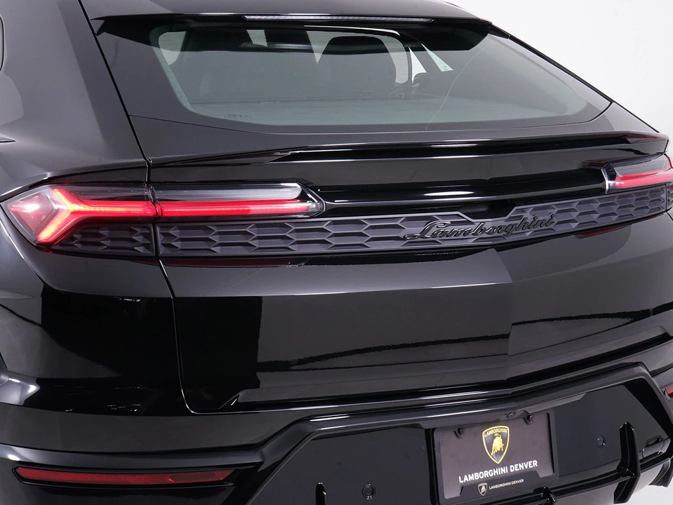 2026 Lamborghini Urus SE - Image 20 of 31