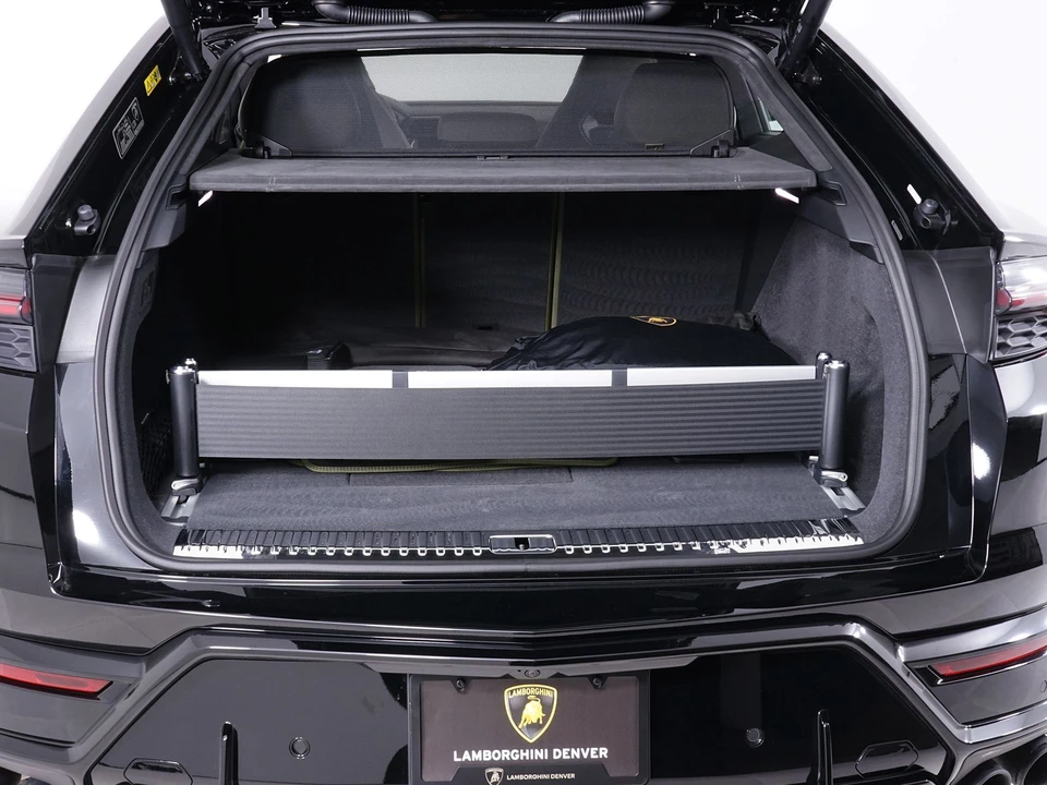 2026 Lamborghini Urus SE - Image 19 of 31