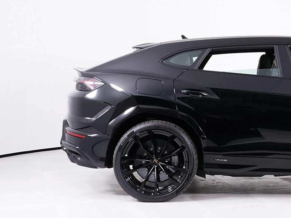 2026 Lamborghini Urus SE - Image 14 of 31