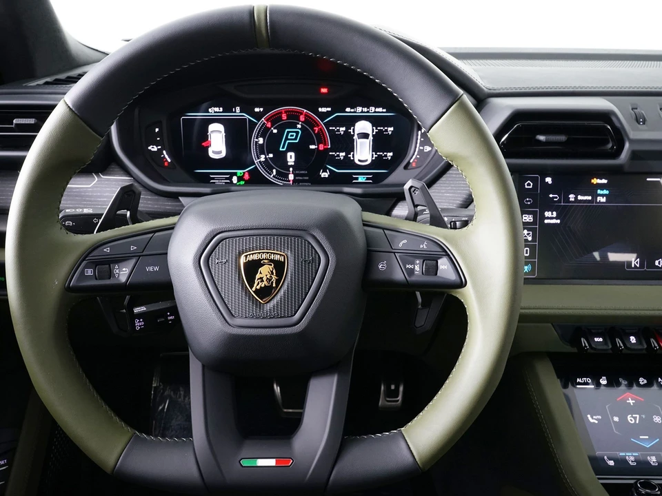 2026 Lamborghini Urus SE - Image 21 of 31