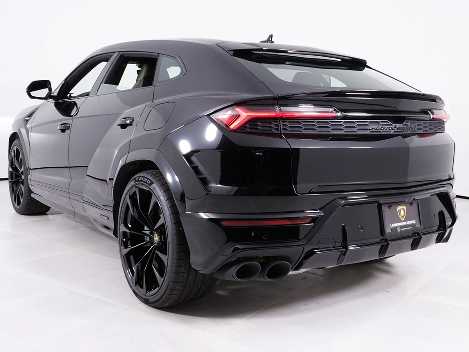 2026 Lamborghini Urus SE - Image 18 of 31