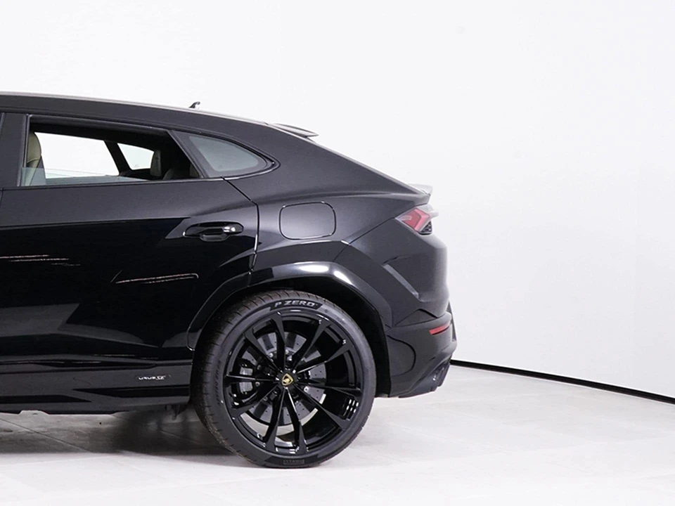2026 Lamborghini Urus SE - Image 13 of 31