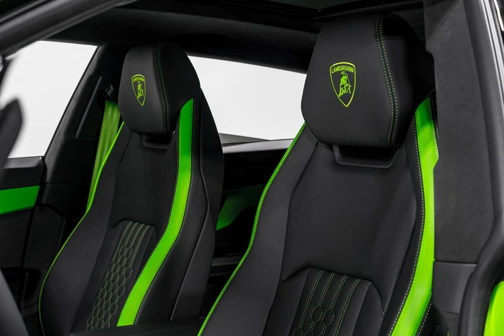 2026 Lamborghini Urus SE - Image 19 of 31