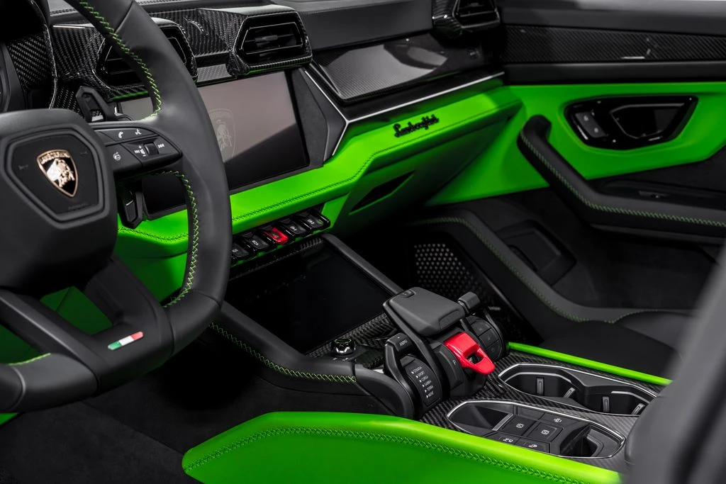 2026 Lamborghini Urus SE - Image 22 of 31