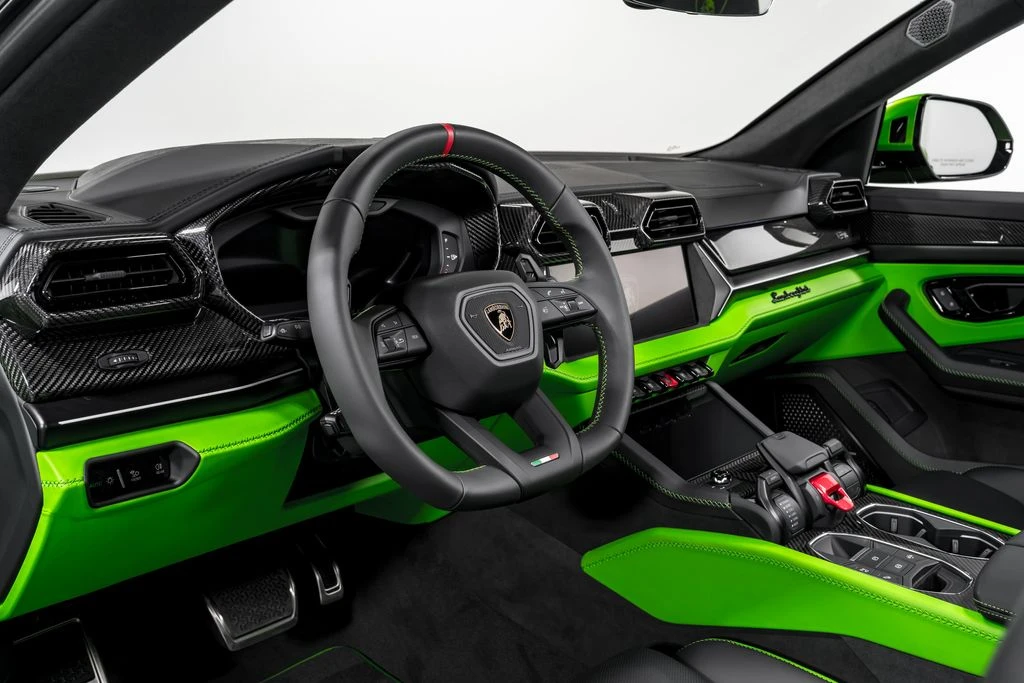 2026 Lamborghini Urus SE - Image 13 of 31
