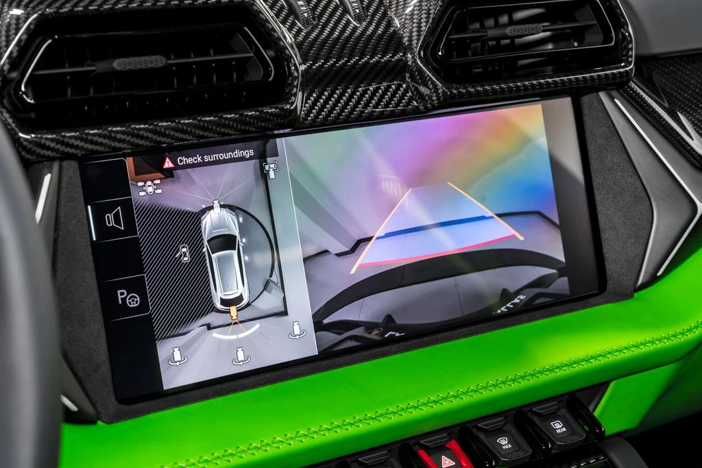 2026 Lamborghini Urus SE - Image 25 of 31