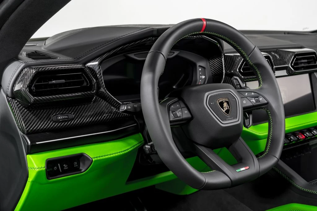 2026 Lamborghini Urus SE - Image 14 of 31