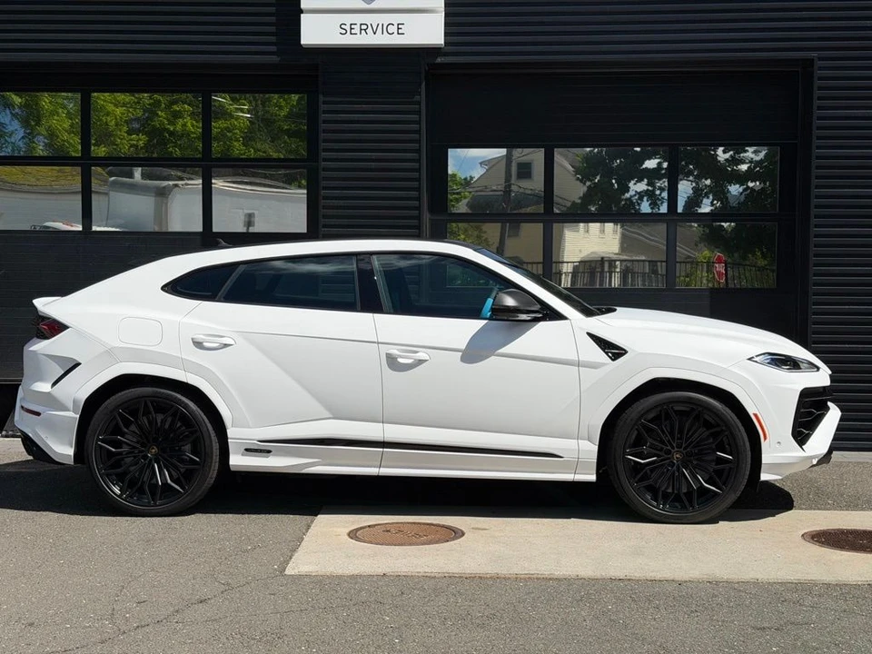 2026 Lamborghini Urus SE - Image 5 of 21