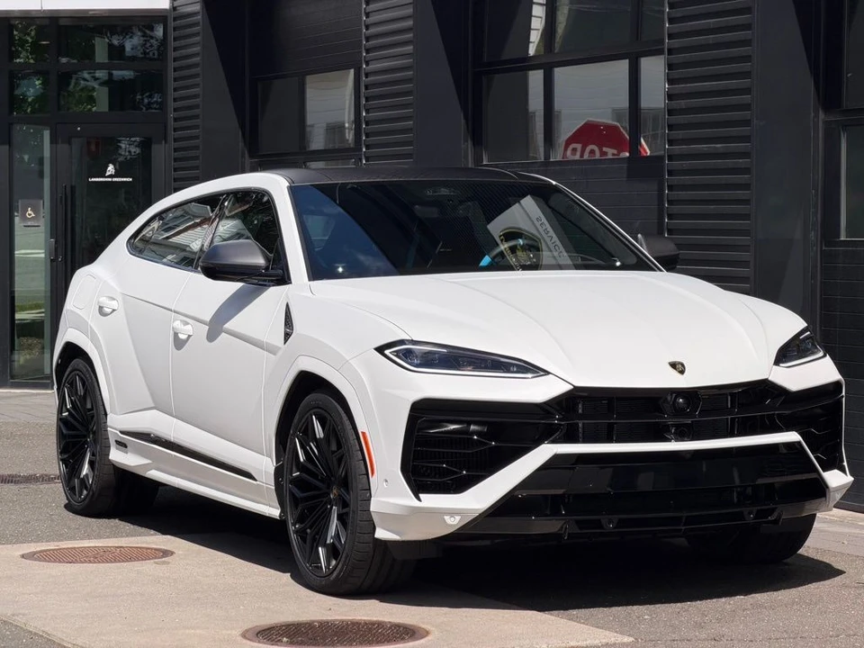 2026 Lamborghini Urus SE - Image 6 of 21