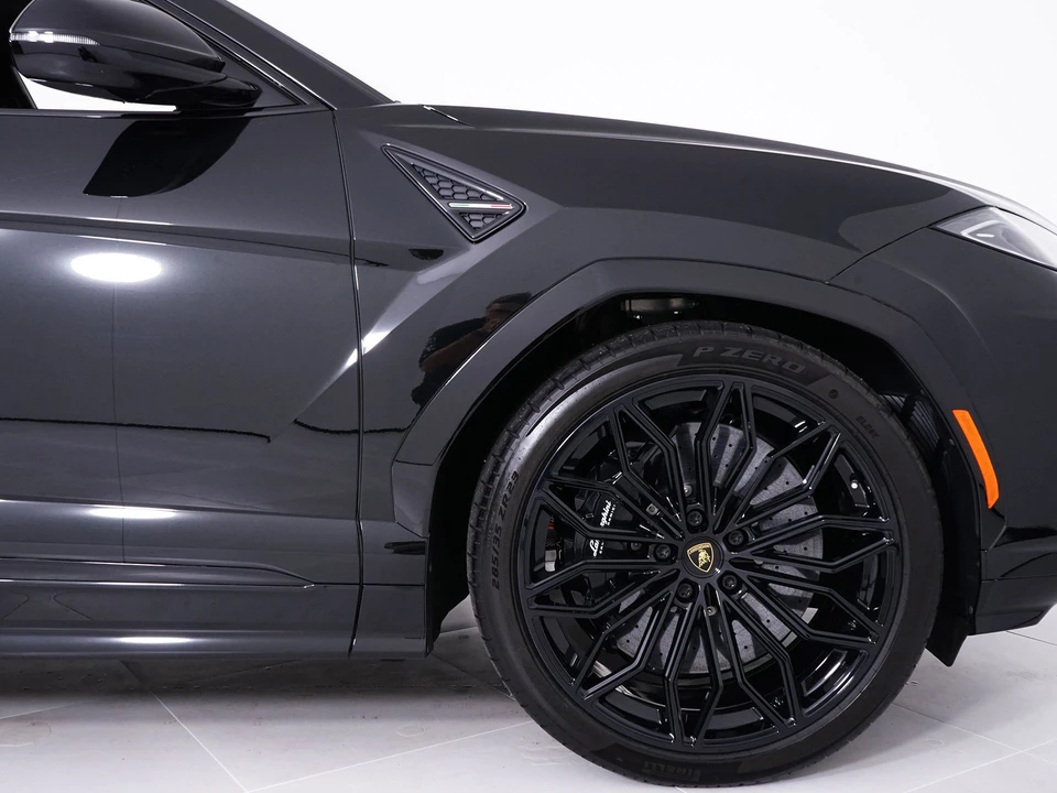 2026 Lamborghini Urus SE - Image 16 of 31