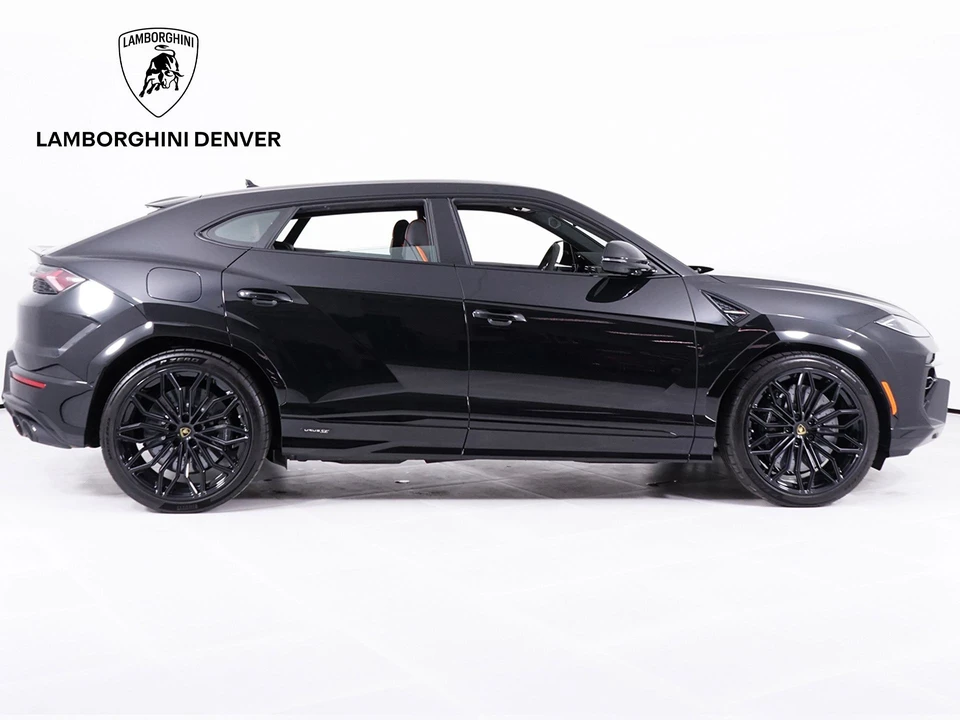 2026 Lamborghini Urus SE - Image 9 of 31