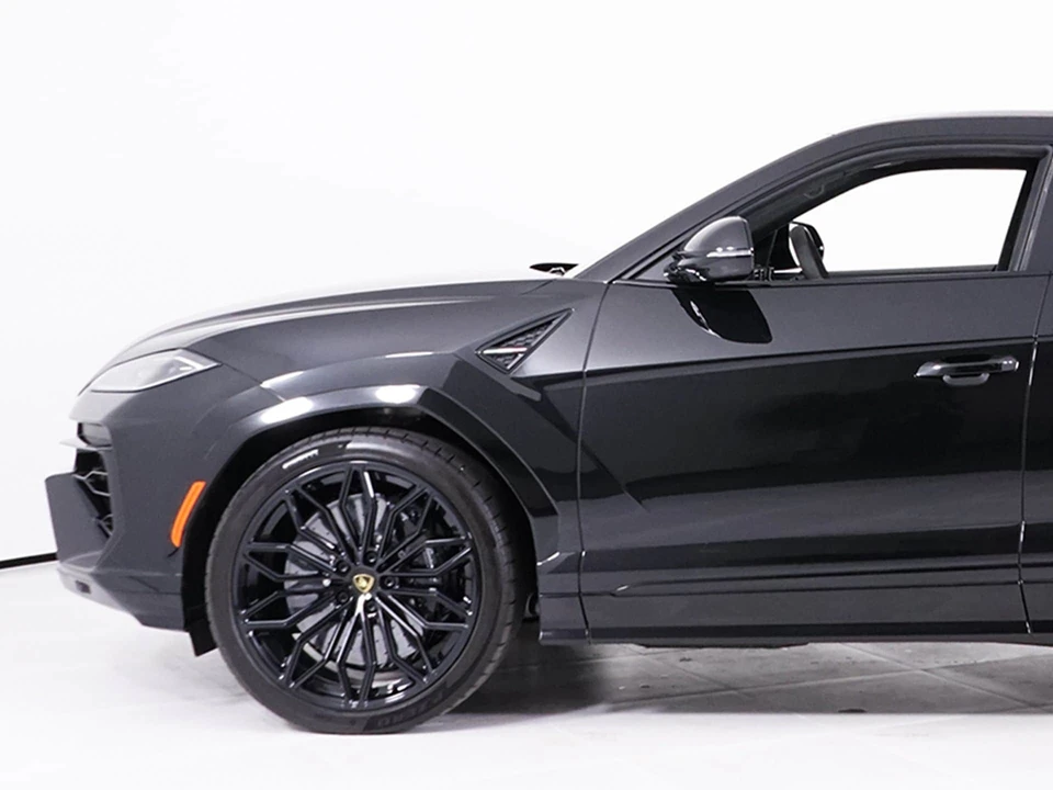 2026 Lamborghini Urus SE - Image 12 of 31