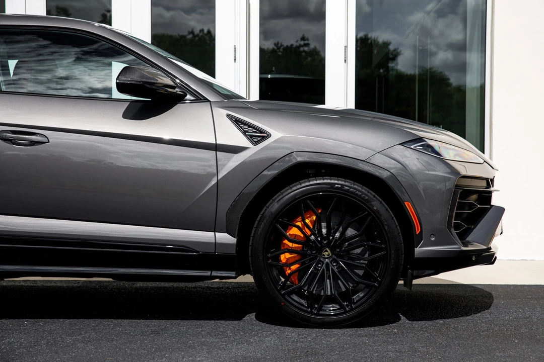 2026 Lamborghini Urus SE - Image 23 of 31